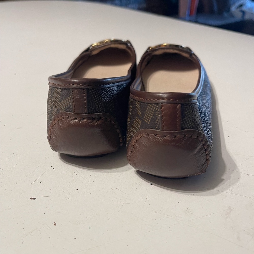 Michael Kors Fulton Women’s Size 6.5 Brown Signature Print Moccasin Flats - Picture 6 of 10